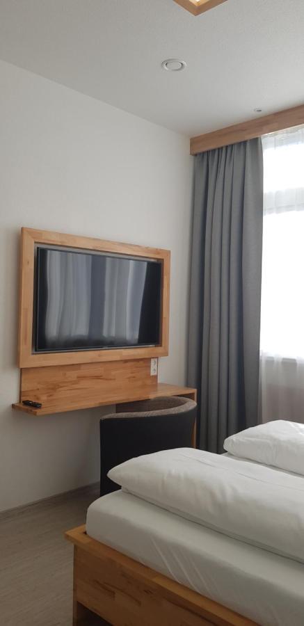Hb 32 Metzingen Hotell Metzingen  Exteriör bild
