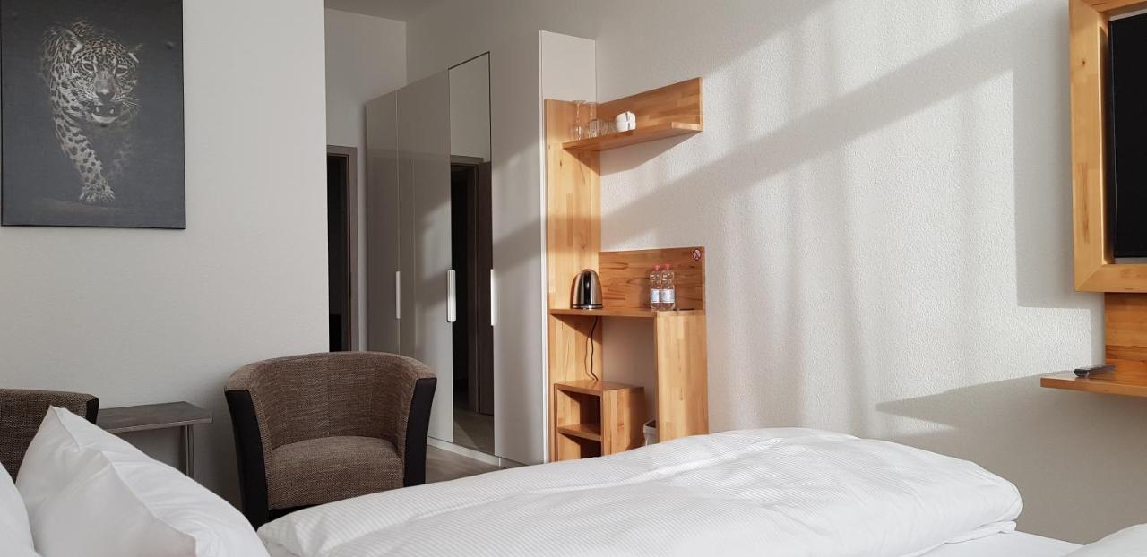 Hb 32 Metzingen Hotell Metzingen  Exteriör bild