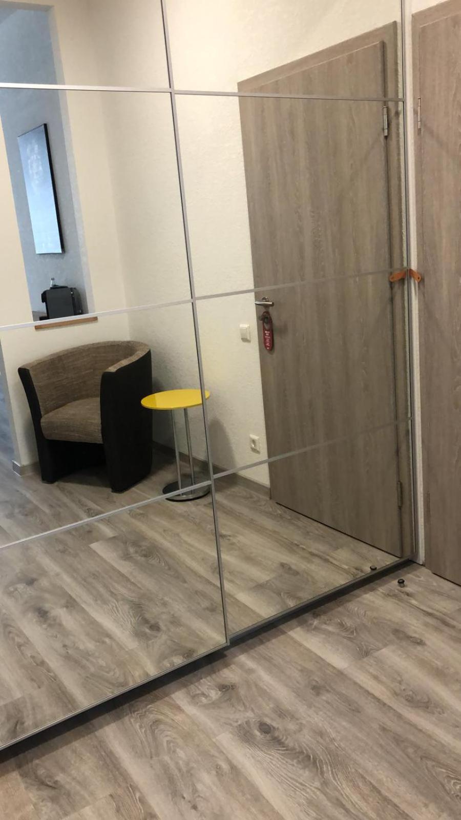 Hb 32 Metzingen Hotell Metzingen  Rum bild